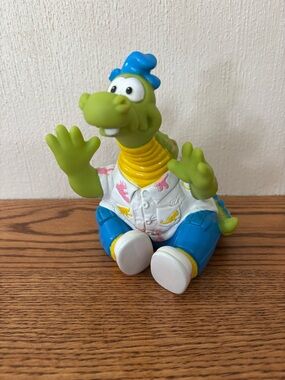 Vintage NICKELODEON Eureekas Castle Magellan Green Dragon Puppet Pizza Hut 90s